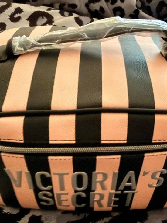 Victoria's Secret Pink and Black Striped Cosmetic Case NWT - Picture 1 of 7